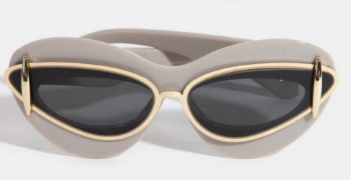 Cat eye sunglasses